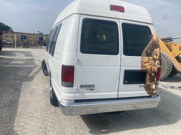 ford-e250-ecoline-54-v8 (2)